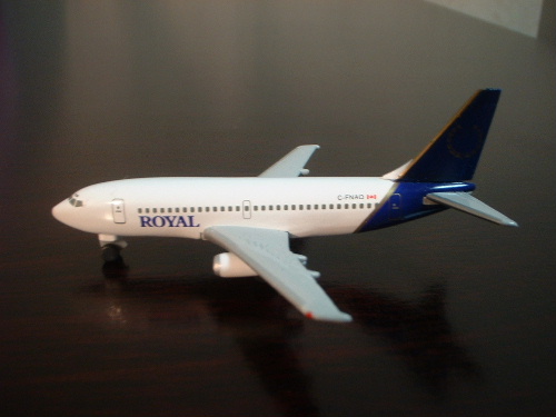 Boeing 737-200 Royal C-FNAQ Herpa 505727 1:500 