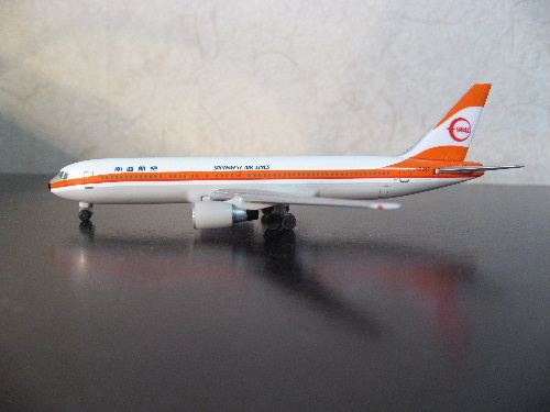 Boeing 767-300 lanchile cc-CRT Herpa 502894 1:500 